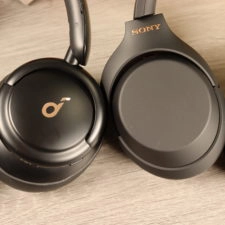 Sony WH-1000XM4 und Soundcore Life Q30