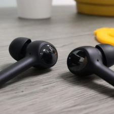 Xiaomi Air 2 Pro Kopfhoerer nebeneinander