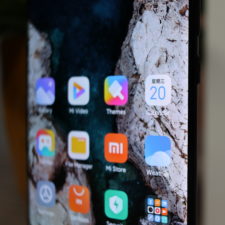 Xiaomi Mi 11 Smartphone Curved-Display
