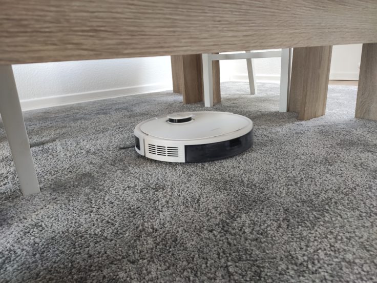 Ecovacs Deebot N8 Pro+ Saugroboter Performance auf Teppich