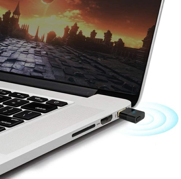 1mii B10 Bluetooth-Adapter im Notebook