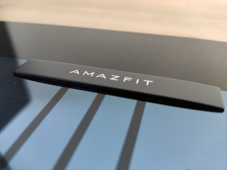 Amazfit Smart Scale smarte Waage Logo Hervorhebung Oberseite