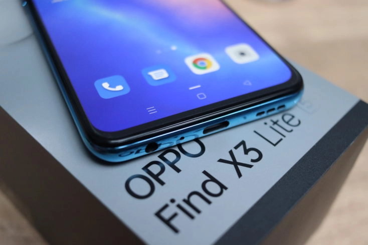 OPPO Find X3 Lite USB-C Port