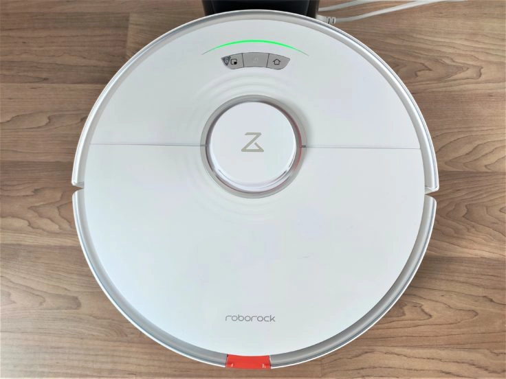 Roborock S7 Saugroboter an Ladestation