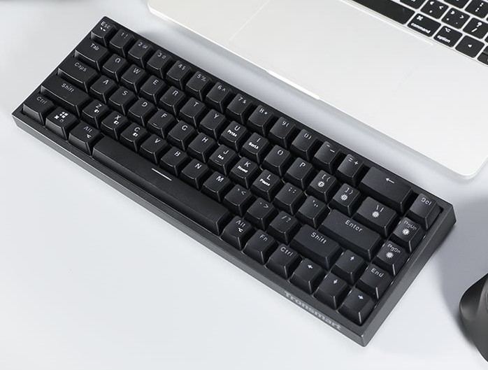 Tronsmart Elite Tastatur vor Notebook
