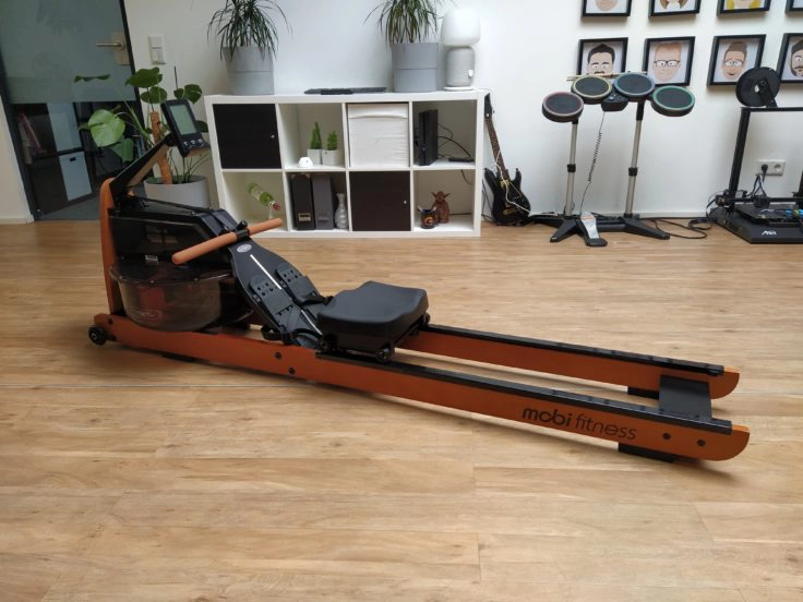 Mobi Fitness Rudergeraet mit Wasserwiderstand Seitenansicht