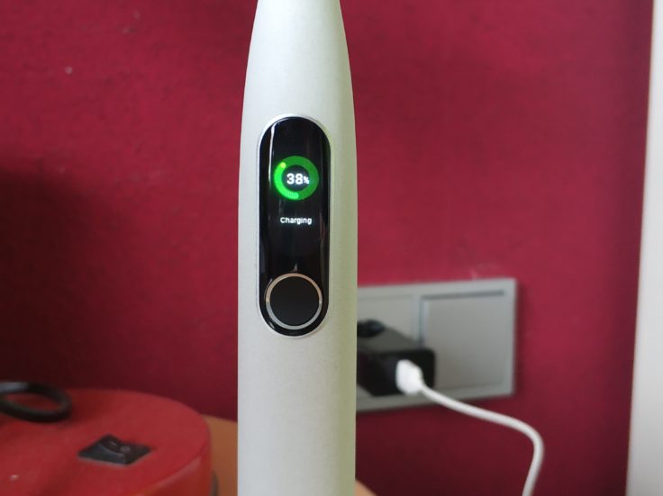 Oclean X Pro Elite elektrische smarte Zahnbürste Akkustand Anzeige Display