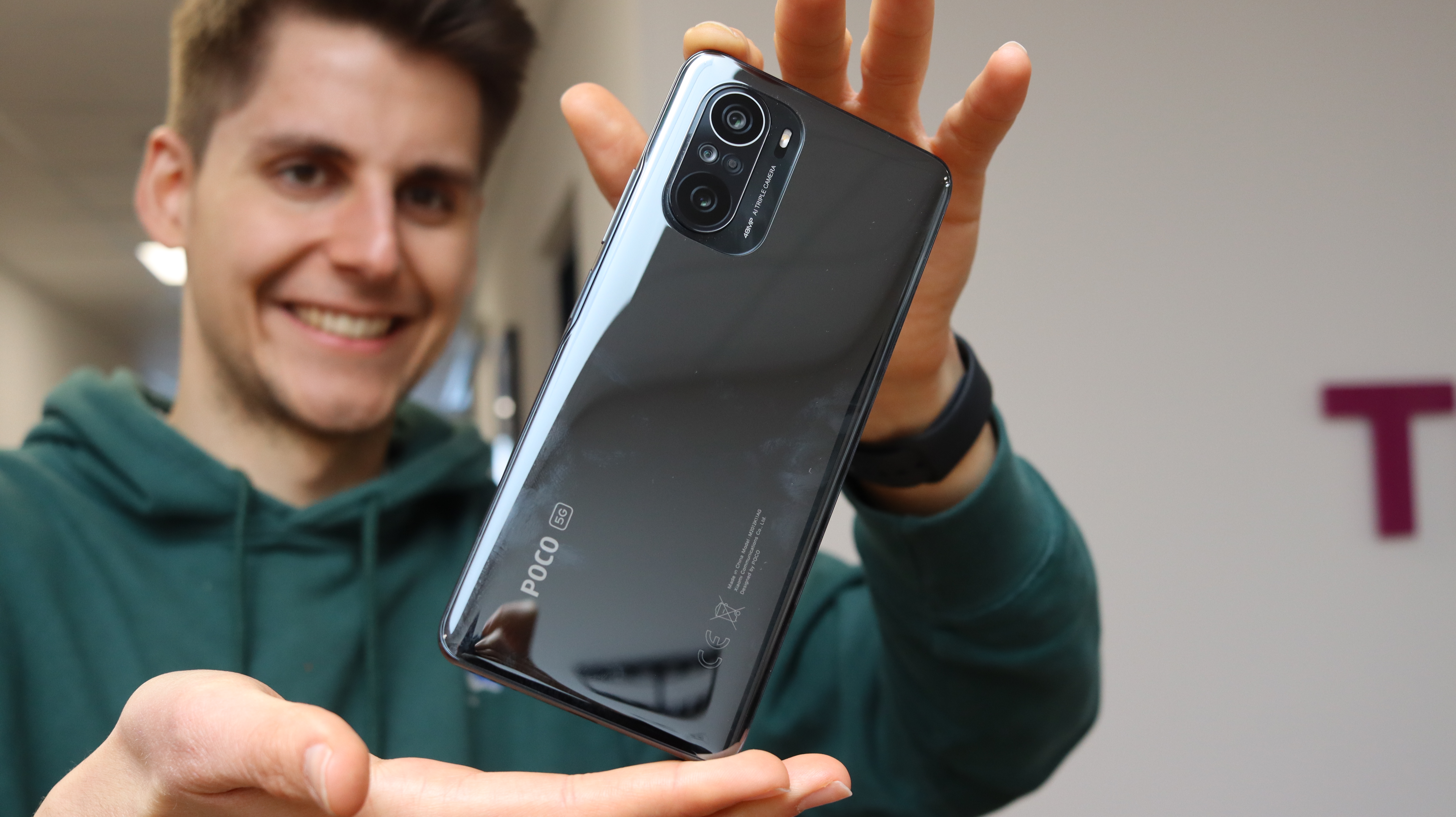 POCO F3 Smartphone Rueckseite Spiegel POCO F3 Smartphone Rueckseite Spiegel