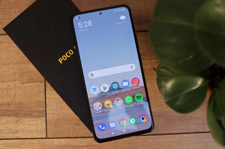 POCO F3 Smartphone von oben