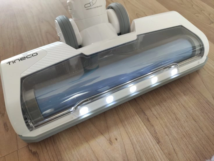 Tineco A11 Master Akkusauger LED-Leuchten an der Bodendüse