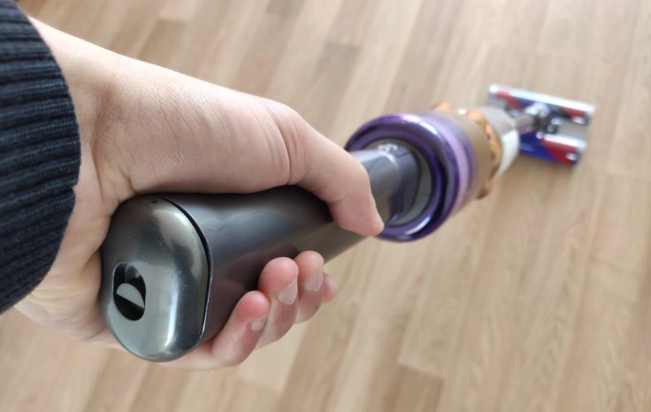 Dyson Omni-Glide Akkusauger Handhabung gewoehnungsbeduerftig