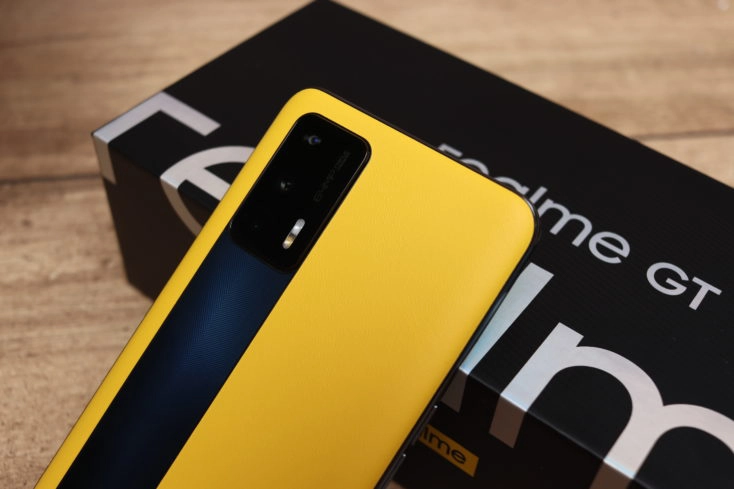 Realme GT Rueckseite Smartphone