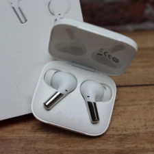 OnePlus Buds Pro Kopfhoerer im Case