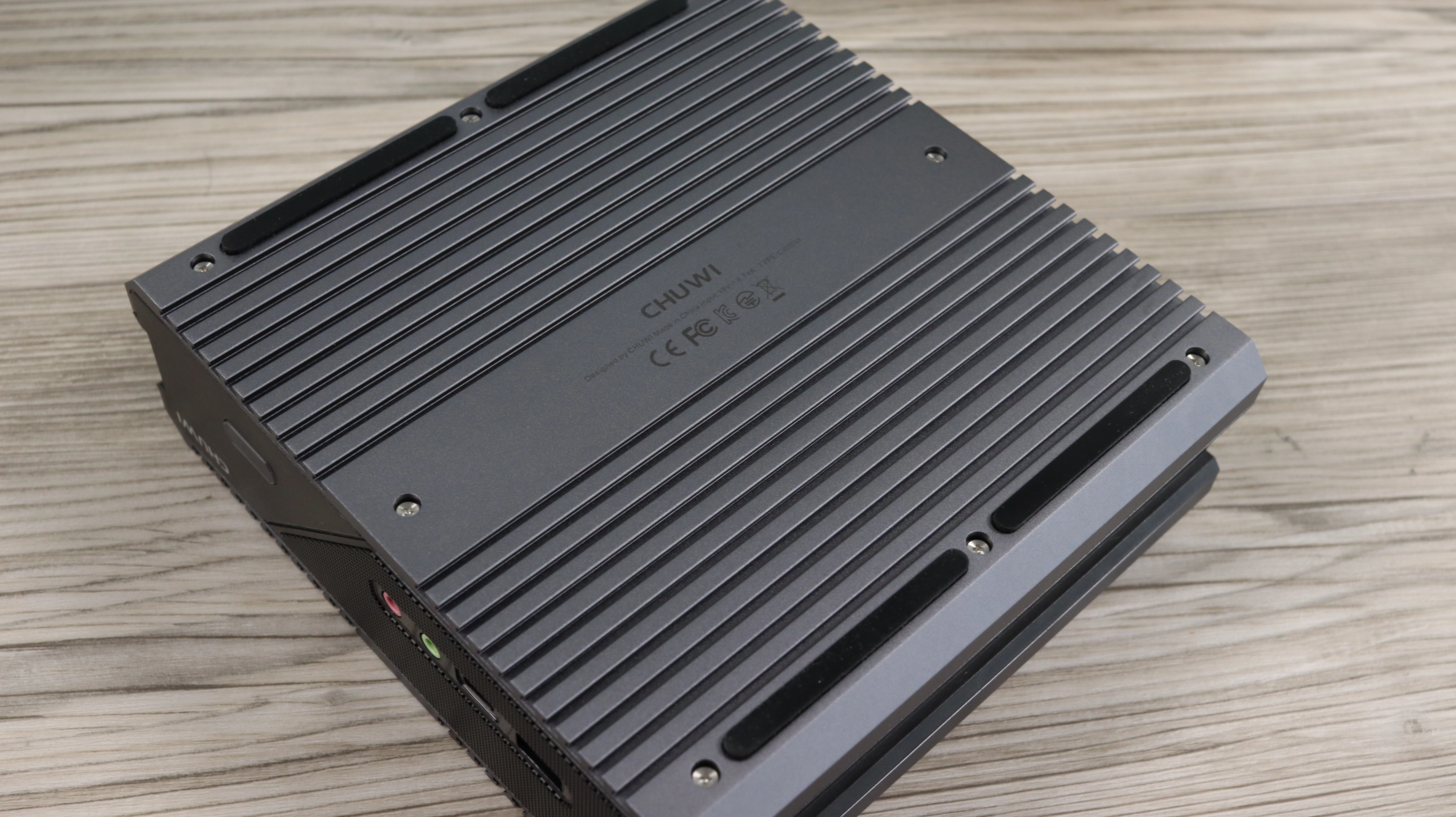 CHUWI RZBOX Mini PC Unterseite CHUWI RZBOX Mini-PC Unterseite
