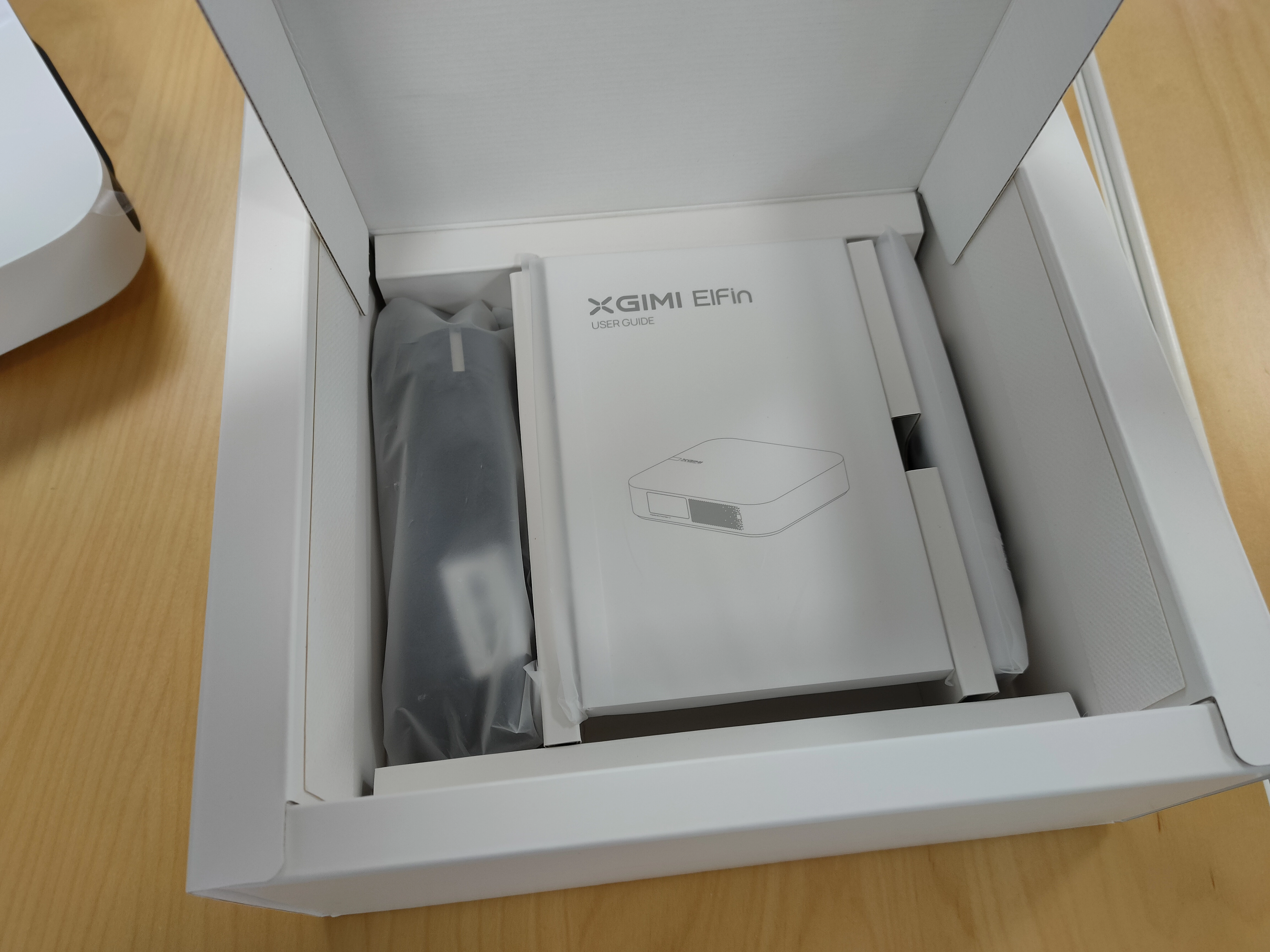 XGIMI Elfin Beamer Verpackung 3