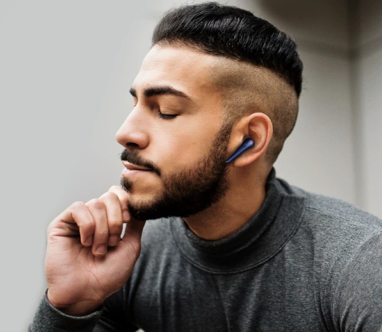 1MORE ComfoBuds Pro Musik geniessen