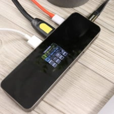 DOCKCASE USB-C Hub angeschlossen