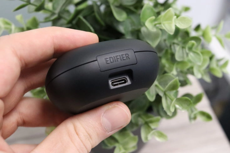 EDIFIER NeoBuds Pro USB-C Anschluss