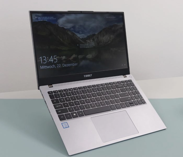 Teclast TBolt 20 Pro Notebook von vorne schraeg