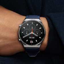 Xiaomi Watch S1 Uhr an Handgelenk