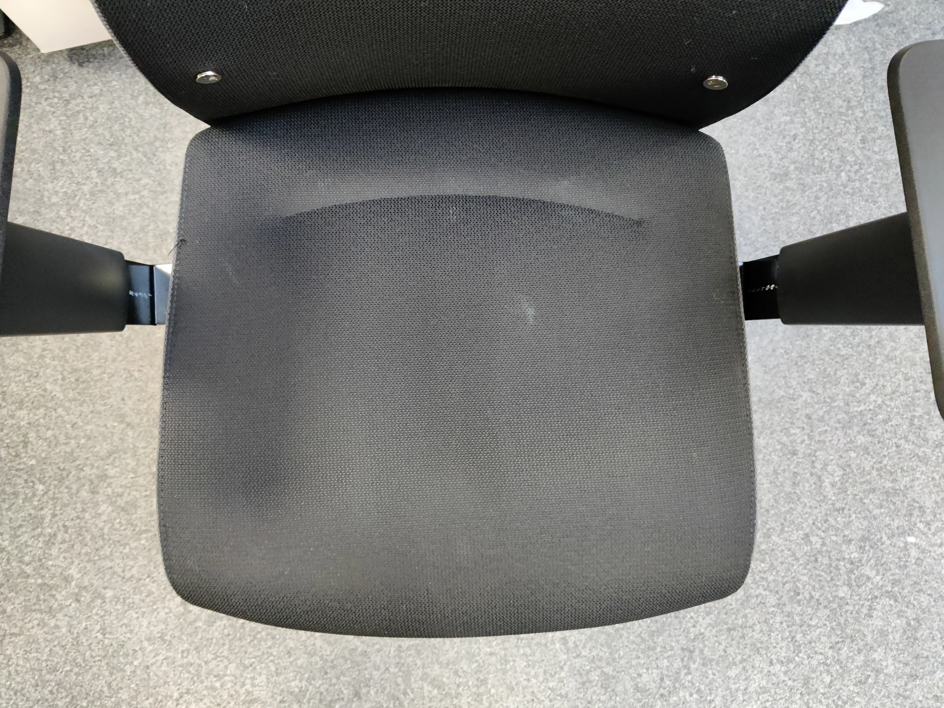 UWANT B100 E Spot Cleaner Buerostuhl vorher