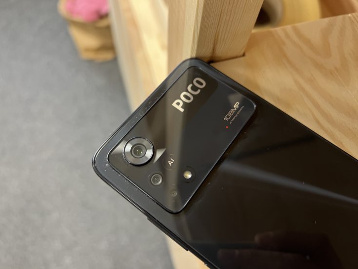 POCO X4 Pro Smartphone Kamera Bump