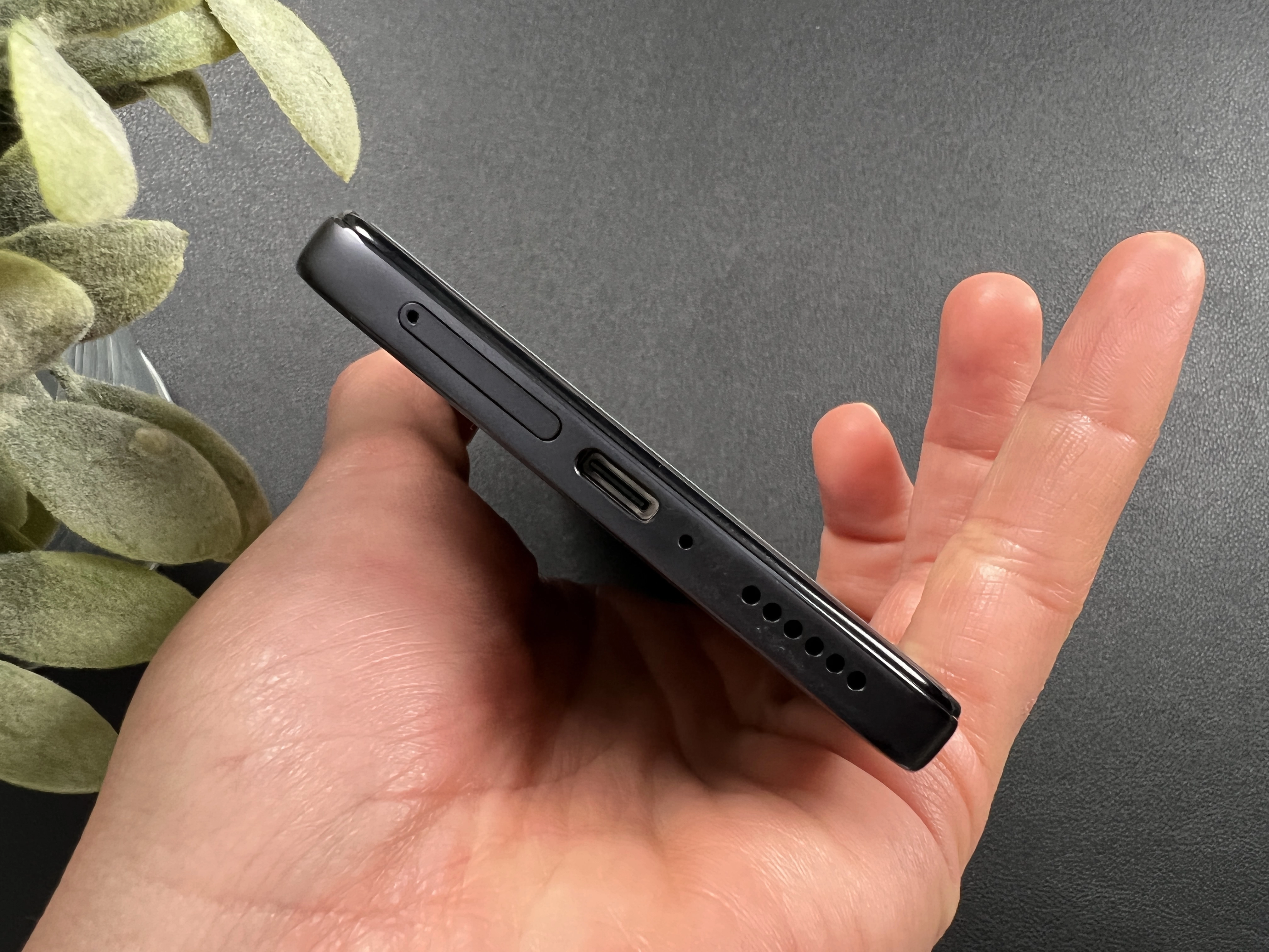 POCO X4 Pro Smartphone USB-C Port
