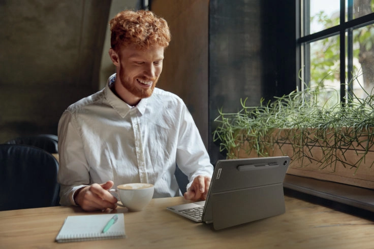 Lenovo IdeaPad Duet 3 Chromebook auf dem Tisch