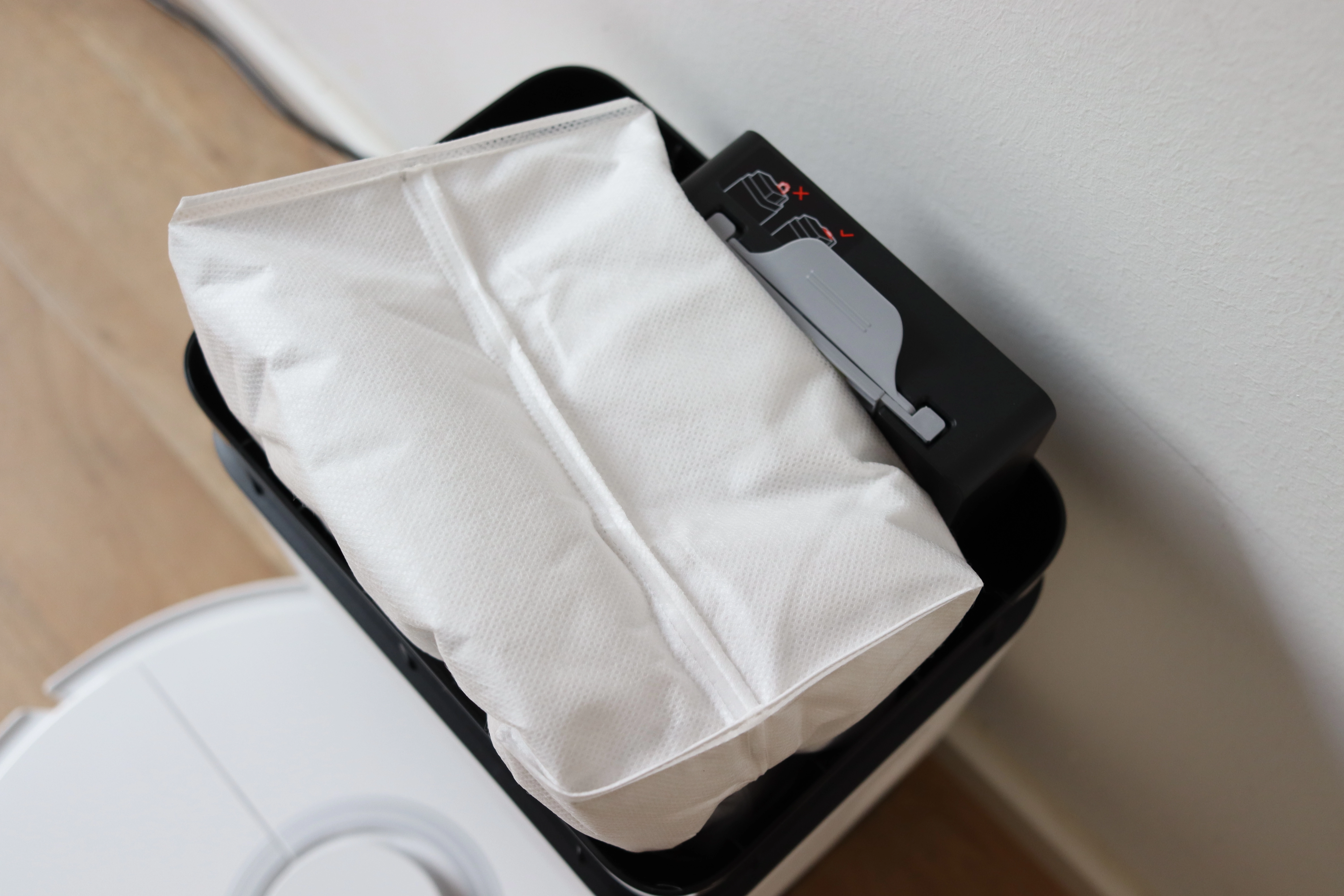Roborock Q7 Max Saugroboter Absaugstation oben