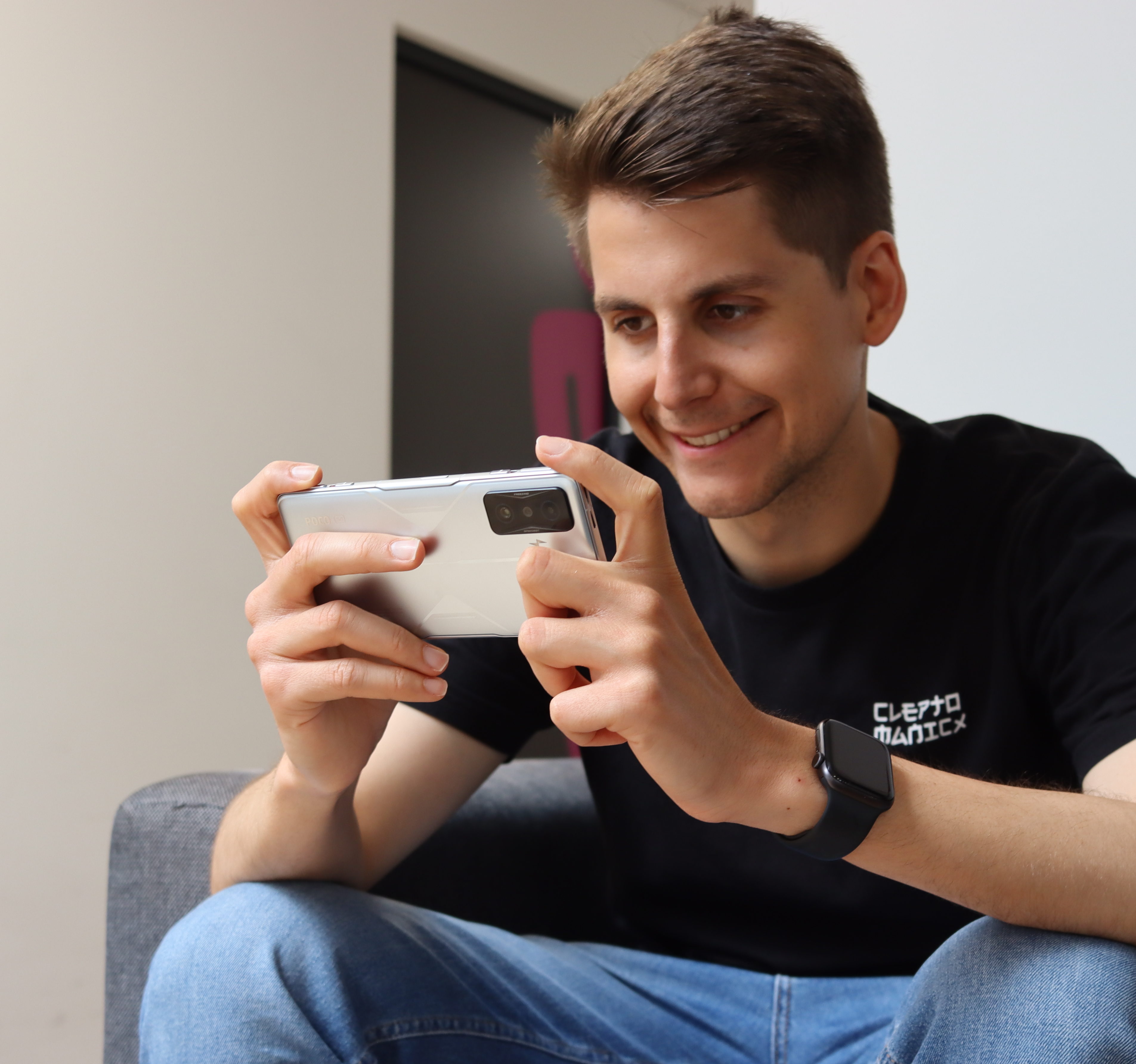 POCO F4 GT Smartphone Gaming POCO F4 GT Smartphone Gaming