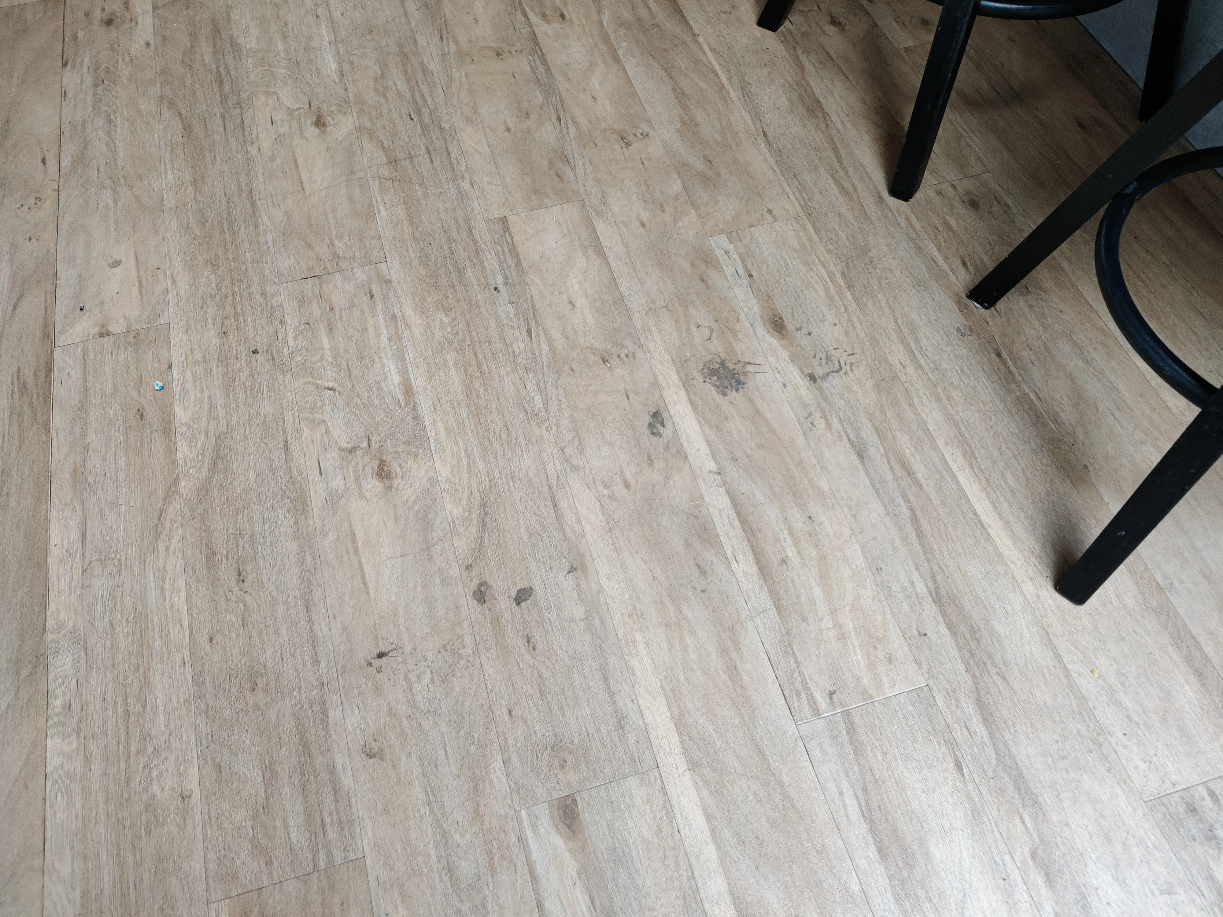 Roborock S7 MaxV Saugroboter Fleck vorher