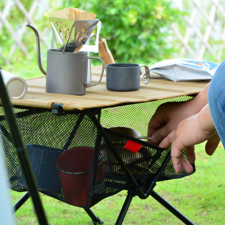 Campingtisch mit Netzablage Nutzung