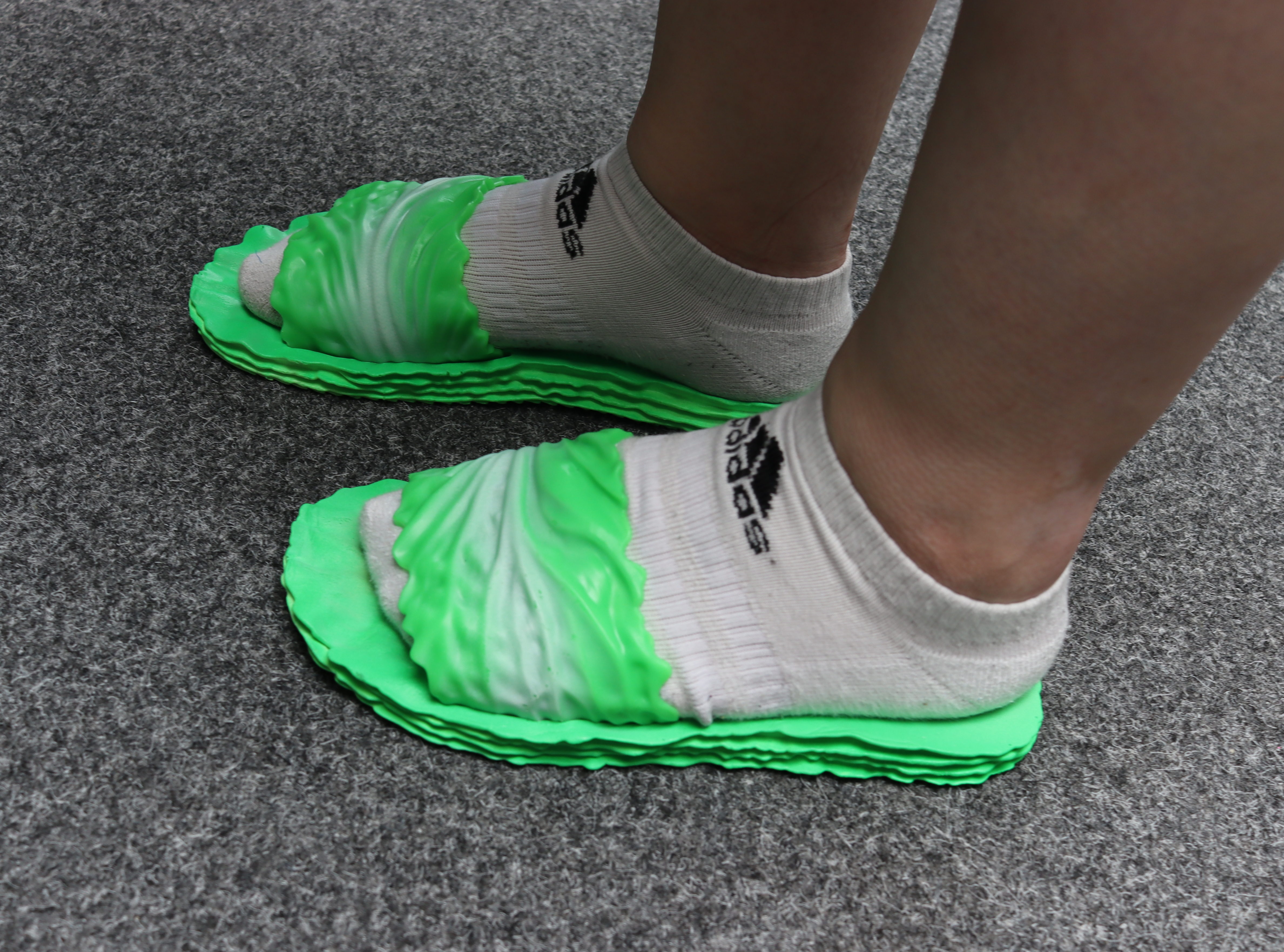 Salatschen angezogen seitlich