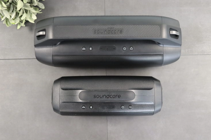 Soundcore Motion Boom Plus und Soundcore Motion Boom oben