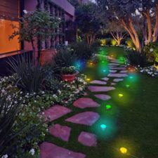 Smarte Bodenbeleuchtung im Garten