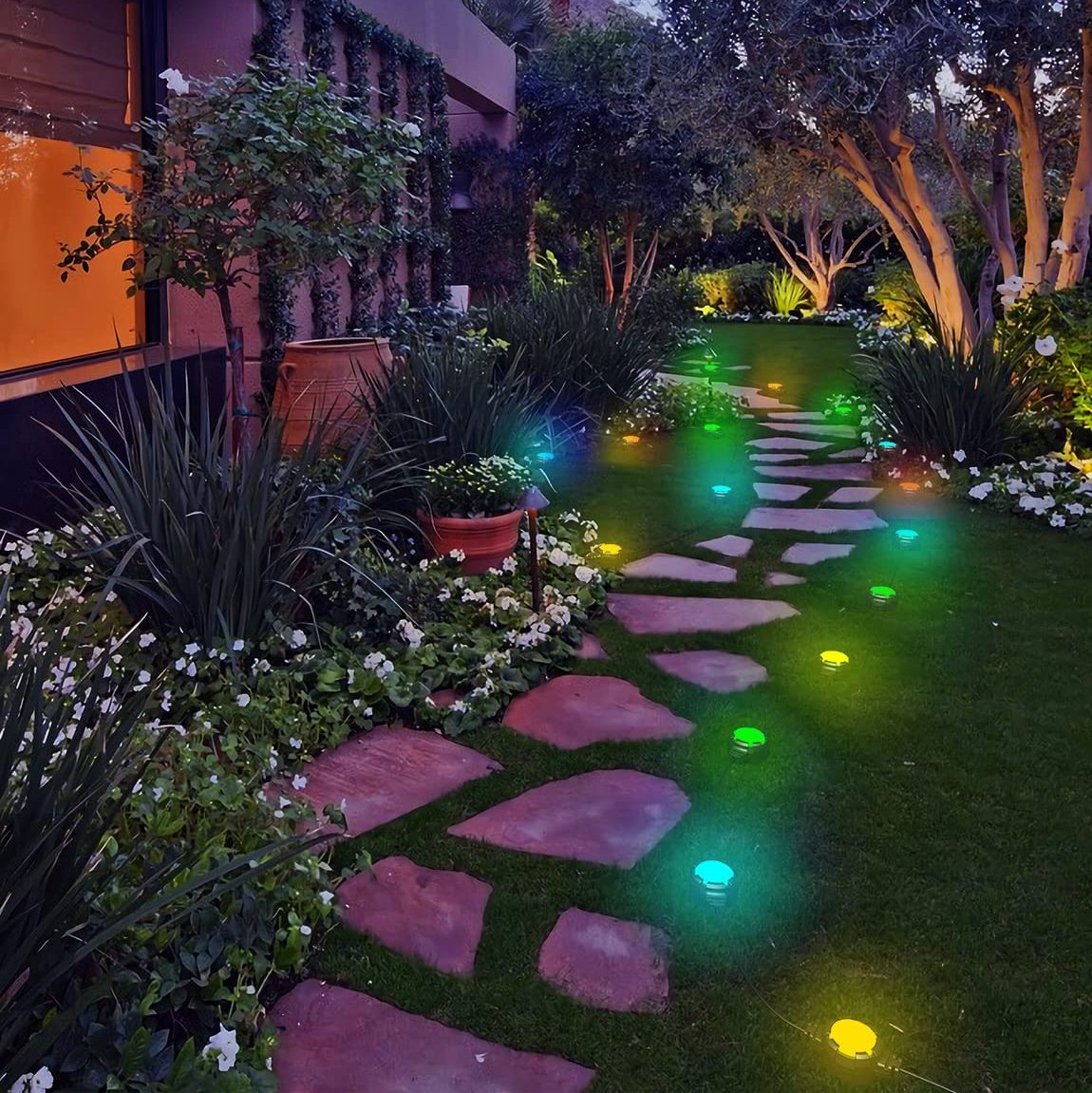 Smarte Bodenleuchten für den Garten mit App und Zeitplan