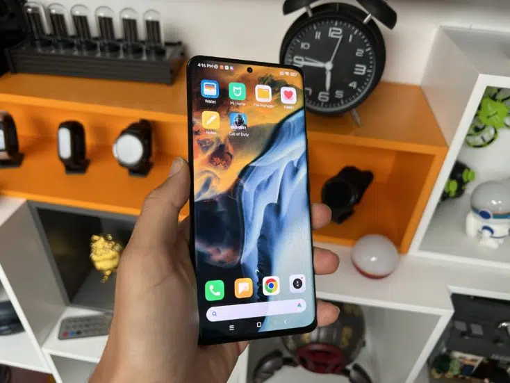 Xiaomi 12S Ultra Smartphone Display