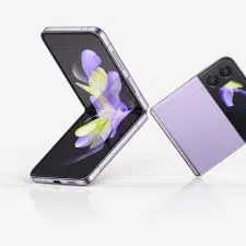 Sasmsung Galaxy Z Flip 4 ausgeklappt