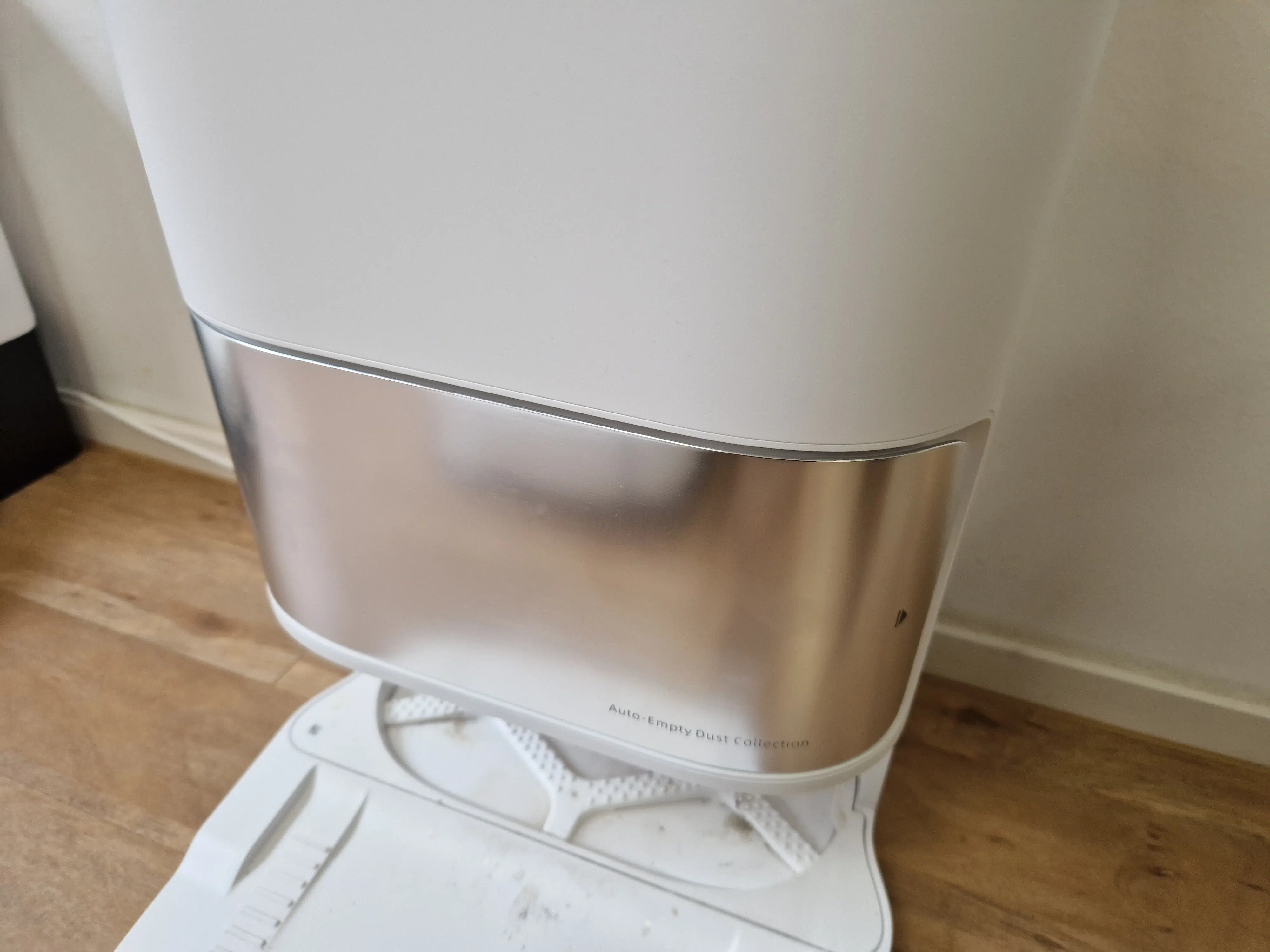 Dreame L10s Ultra Saugroboter Absaugstation mit Deckel