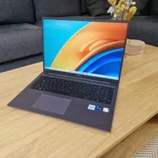 Huawei MateBook D16 Front