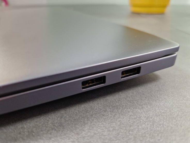 Huawei MateBook D16 rechts