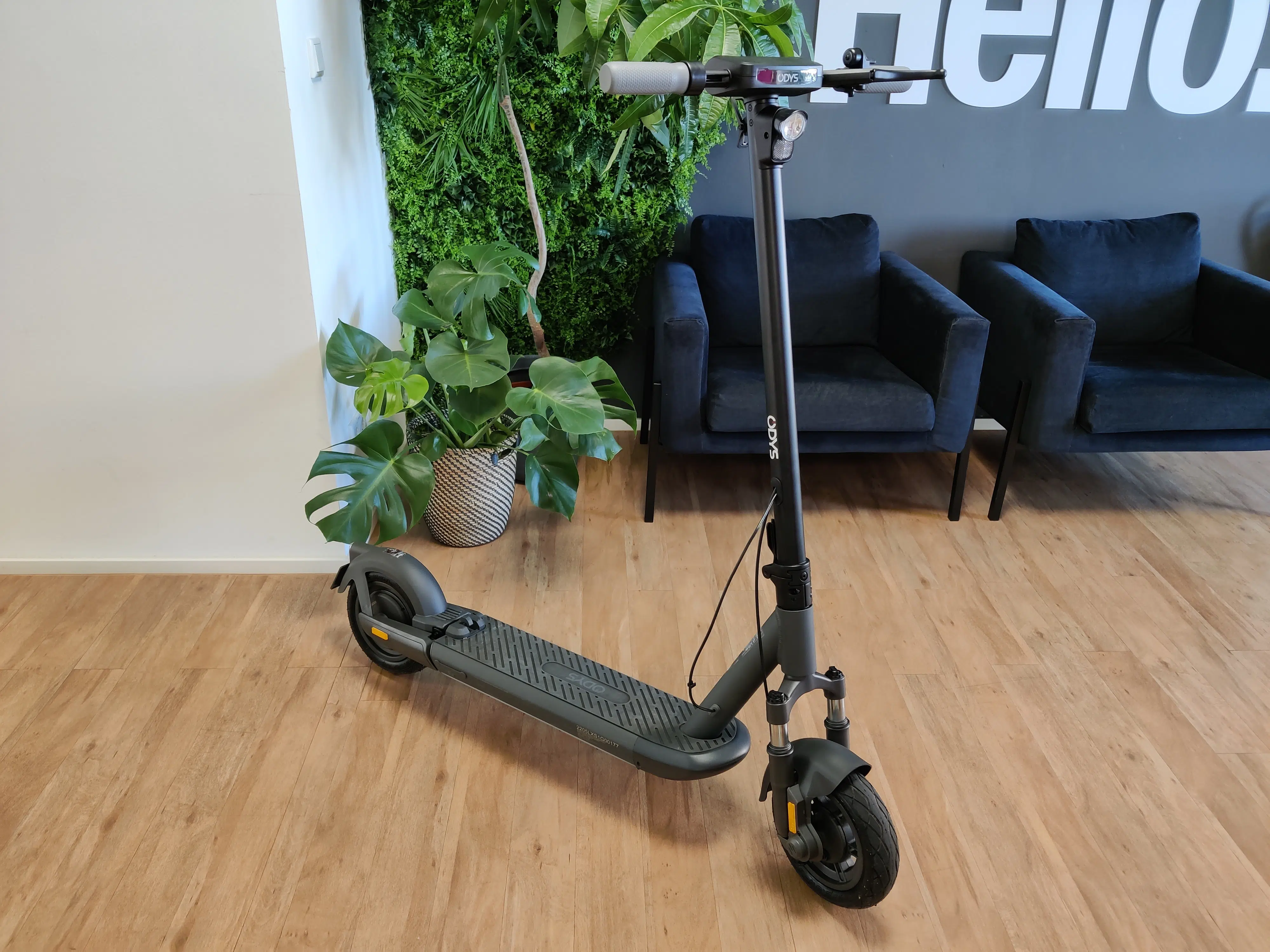 ODYS Neo e100 E-Roller Produktbild