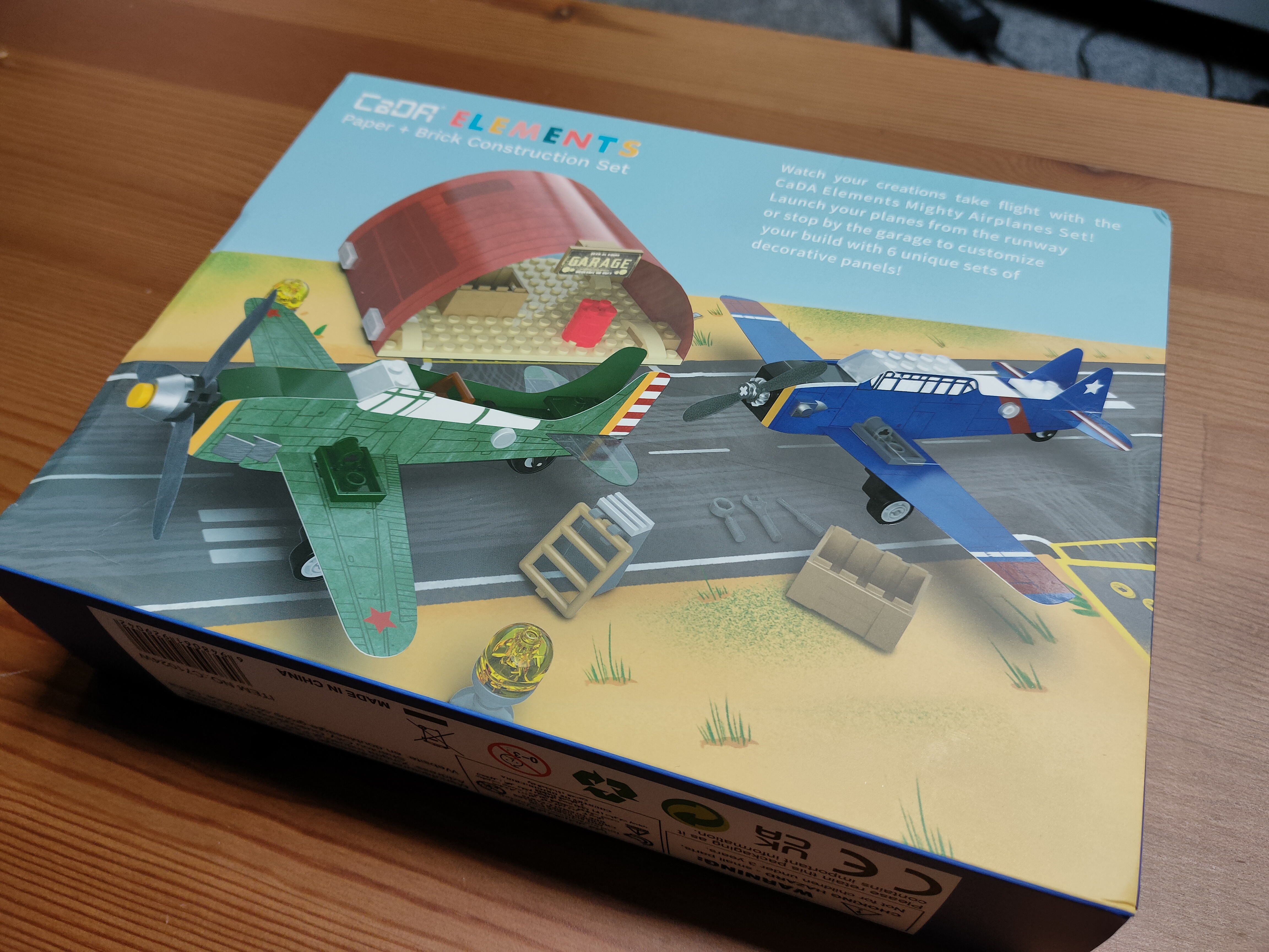 Flugzeugbausatz für Kinder - Klemmbaustein-Flieger von CaDA