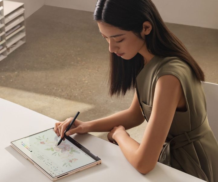 Xiaomi Book Air 13 beim Schreiben