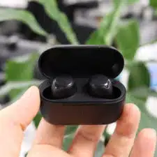 Earfun Free 2S in Hand