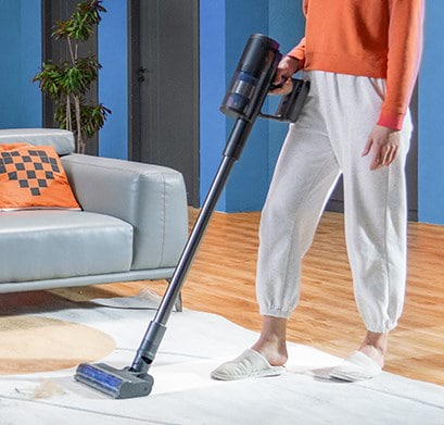 OSOTEK S11 Rollclean Akkusauger in der Hand