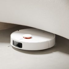 Xiaomi Mijia Wischroboter 2s unter dem Sofa