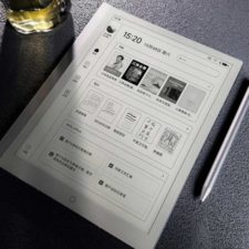 Xiaomi Note E-Ink Tablet auf dem Tisch