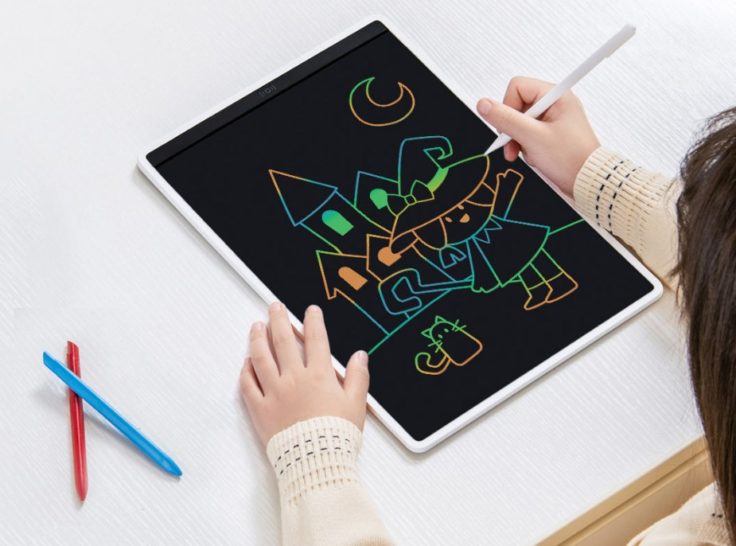 Xiaomi Schreibtafel mit Farben beim Zeichnen