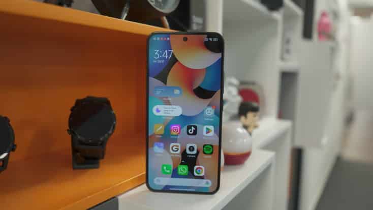 Xiaomi 13 Smartphone DIsplay